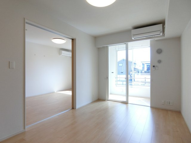 シーサイド　ＴＯＭＩＭＡＳＵの居間・リビング