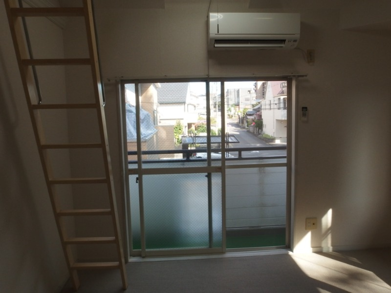 プレジール岡崎の居間・リビング