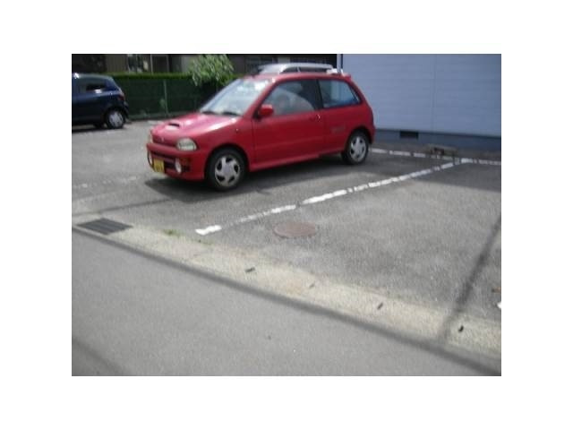 ユーハイツの駐車場