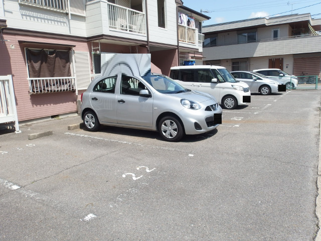 城前ハイツＡの駐車場