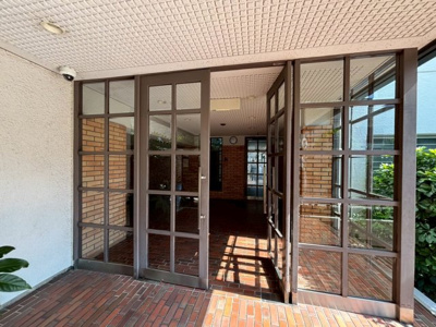 【エントランス】 | ユニライフ住吉Ⅱ | ＬＤＫ約13.9帖！ゆとりあるリビングに家族の時間も増えますね！