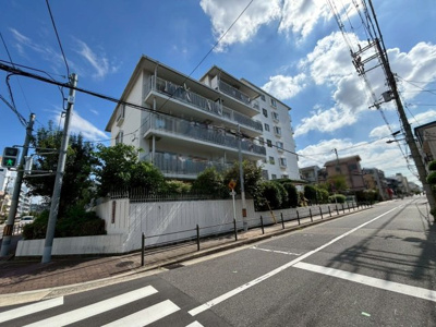 【外観】 | ユニライフ住吉Ⅱ | お料理に集中しやすい壁付けキッチンです！毎日のお料理も気持ち良く出来ますね！