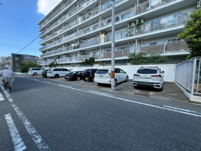 【駐車場】 | ユニライフ住吉Ⅱ | 角部屋ですよ♪全室窓有！明るく風通しのいい室内に気持ちも明るくなりますね！