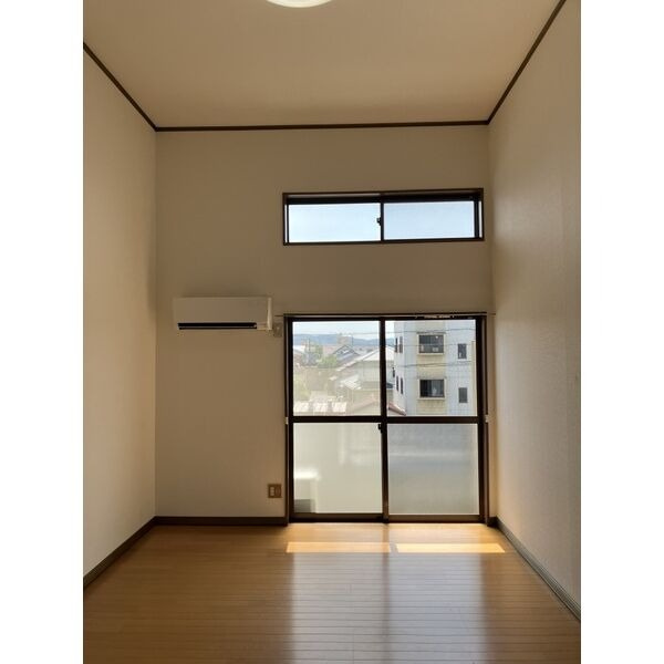 アメニティ天野Ⅱの居間・リビング