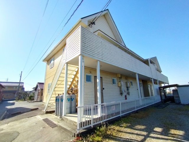 クレセール・カマタの外観