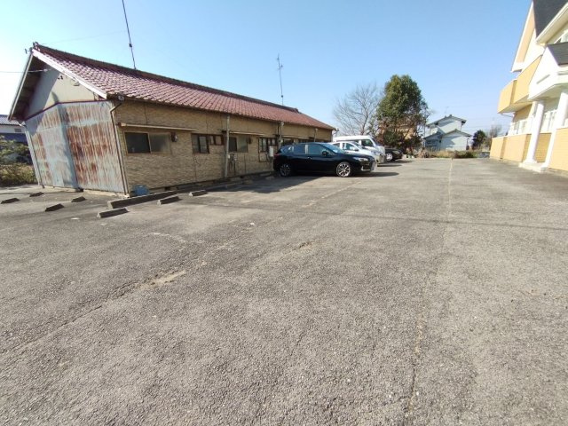 クレセール・カマタの駐車場