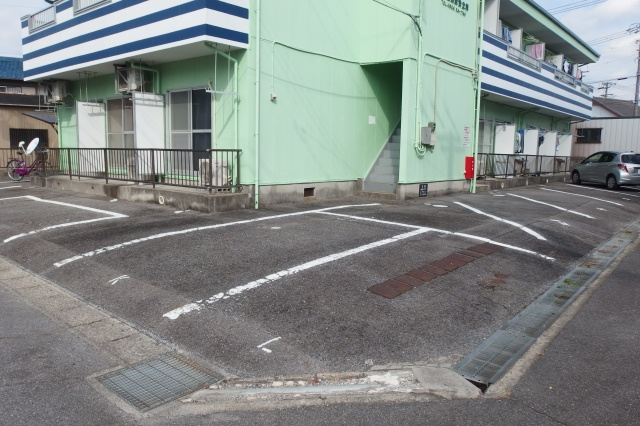 ぎんなんハウスの駐車場