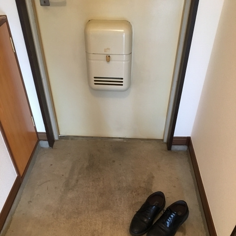 ファミールＮの玄関