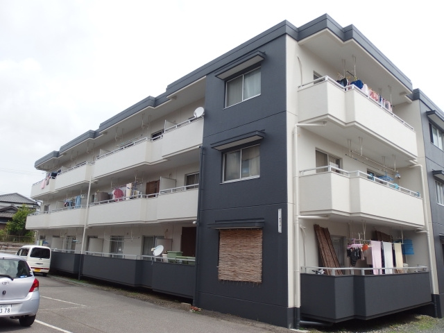 ドミールFUTABAの外観