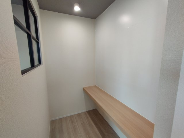 グレイスガーデン赤渋の洋室