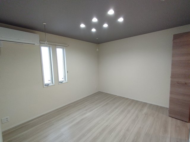 グレイスガーデン赤渋の洋室