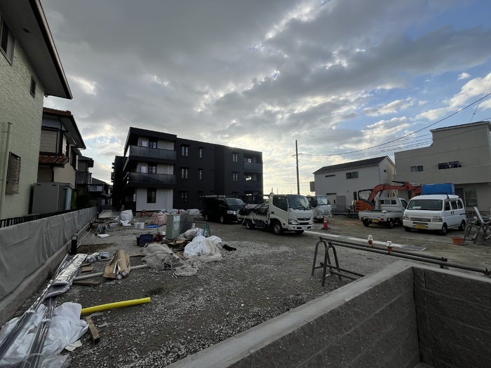 グレイスガーデン赤渋の駐車場