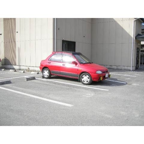 サニーコートＯＯＫＡＷＡＲＡ　Ｂの駐車場