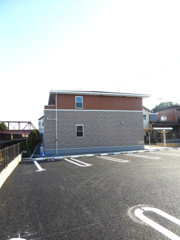 グラン　アルモニーⅠの駐車場