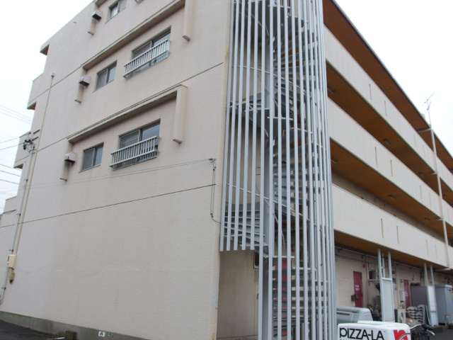 朝日ビルの駐車場