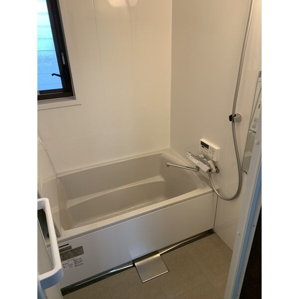 朝日ビルの浴室