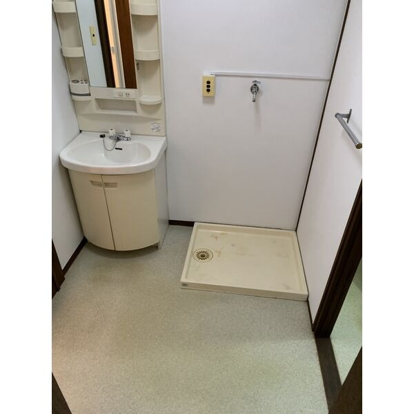 朝日ビルの洗面所