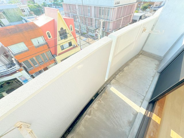 ウラックスビルのバルコニー|他号室の写真の為異なる場合は、現況優先とします。