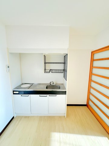 ウラックスビルのキッチン|他号室の写真の為異なる場合は、現況優先とします。