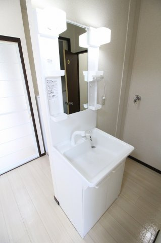 明るい洗面所です