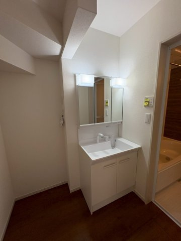 京都市伏見区醍醐古道町6-5の独立洗面台