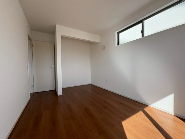 京都市伏見区醍醐古道町6-5の洋室