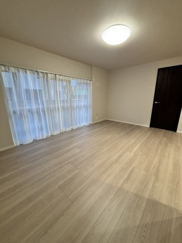 綾瀬ファイナンスの居間・リビング