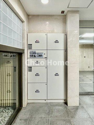 【設備】 | ナビウス根岸参丁目 | 【宅配ボックス】在宅時・不在時に関わらず、居住者の代わりに非対面で宅配物を受け取ってくれる便利な設備です。わかりやすくご説明致しますので見学時にはお部屋だけではなく共用部分もぜひチェックしてください。