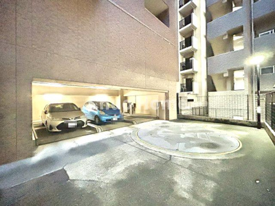 【駐車場】 | ナビウス根岸参丁目 | 【敷地内駐車場】最新の空き状況や費用などの詳細は担当スタッフまでお問い合わせください。