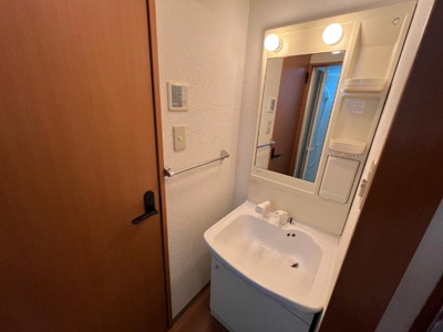 【洗面所】 | メゾンリッチヒル | 洗髪洗面化粧台