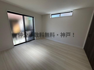 【洋室】 | 神戸市垂水区泉が丘3丁目　新築戸建　仲介手数料無料！ | 個人の部屋や寝室として使える洋室です
