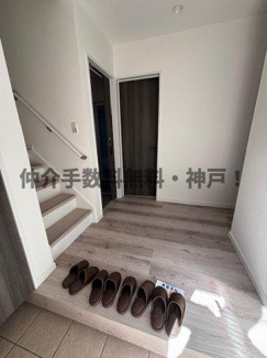 【玄関】 | 神戸市垂水区泉が丘3丁目　新築戸建　仲介手数料無料！ | 毎日通る玄関はこちらです