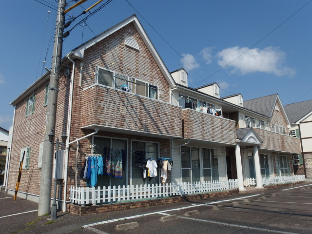 ドエルマルシェＡの駐車場