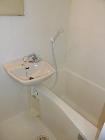 大阪市中央区谷町１丁目の賃貸マンションの浴室