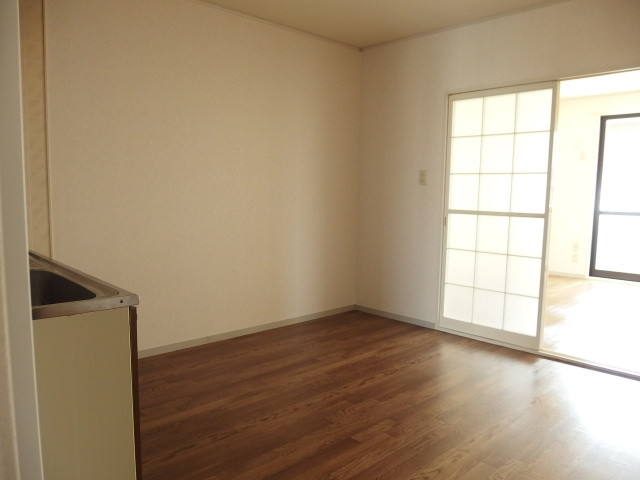 ジョイフル朝日の居間・リビング