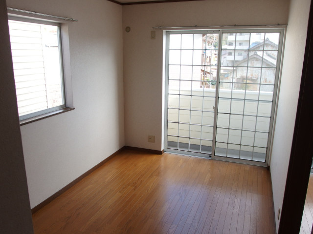 ファミーユコートＹ′ｓの洋室