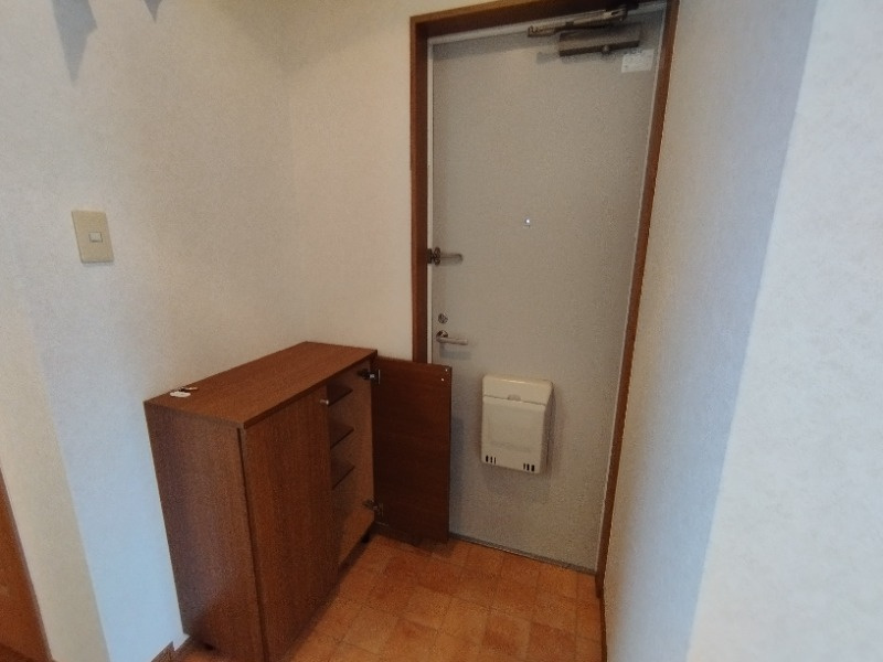 ドエルマルシェＢの玄関