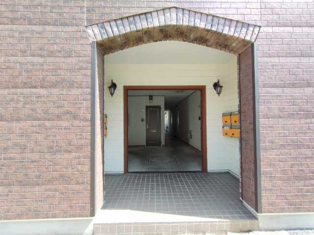 ドエルマルシェＤのエントランス