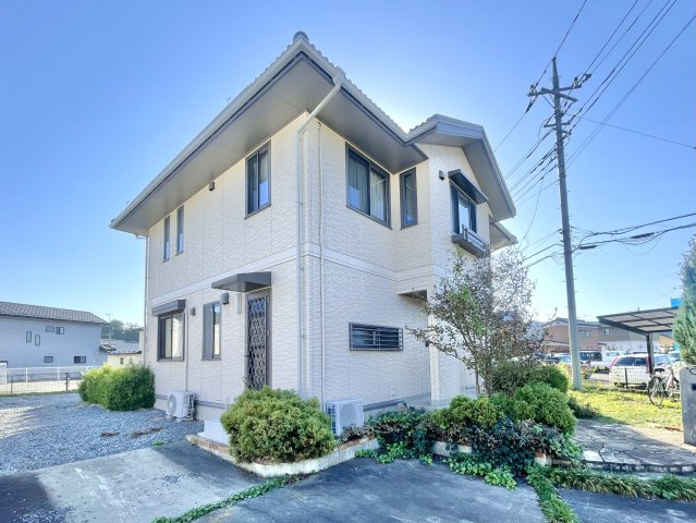 【中古戸建】高崎市上大島町の外観|■外観｜ここから始まる「日常」はご家族にとってかけがえのない時間となります。少しでも豊かに、快適に。