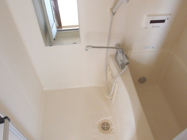 コーポラスハミエールの浴室