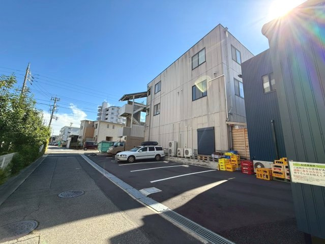 発知ビルの外観