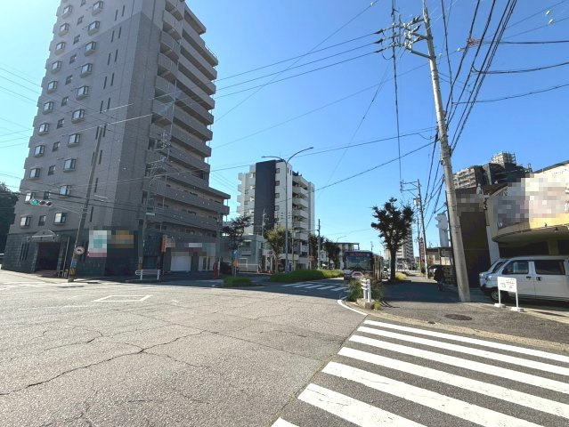 発知ビルの周辺