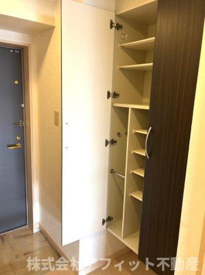 【玄関】 | フラットリア春日 | シューズボックス付き