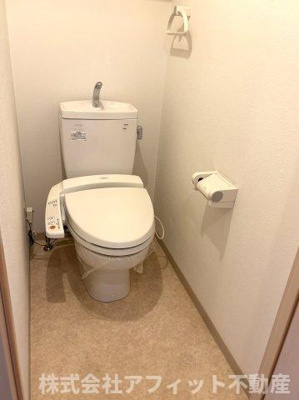 【トイレ】 | フラットリア春日 | 温水洗浄便座