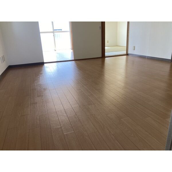 コーポヒロモトの居間・リビング