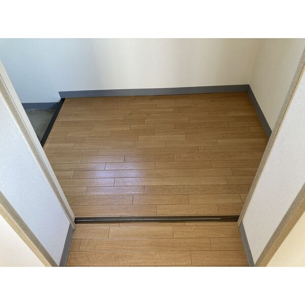 コーポヒロモトの玄関