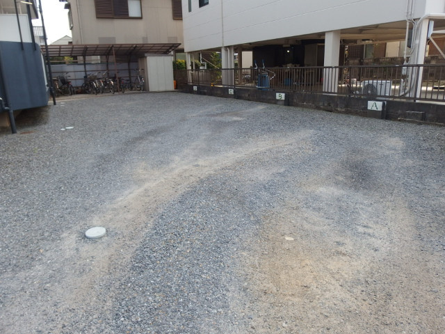 コーポヒロモトの駐車場