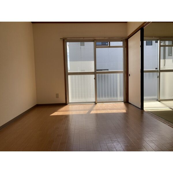 コーポヒロモトの居間・リビング