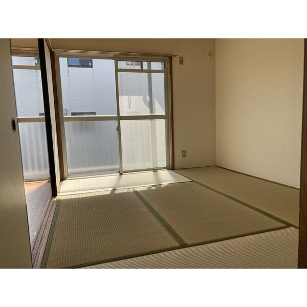 コーポヒロモトの和室