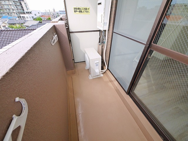 シティパレス西大寺北町Ｐ１のバルコニー|外からの目が気にならないバルコニーで洗濯物が干せます